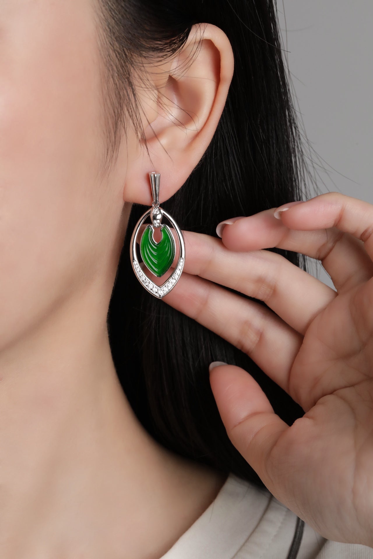 925 Silver "Jiguang" Phoenix Feather Jadeite Stud Earrings (Overall dimensions: 38mm x 16.8mm x 3.8mm)