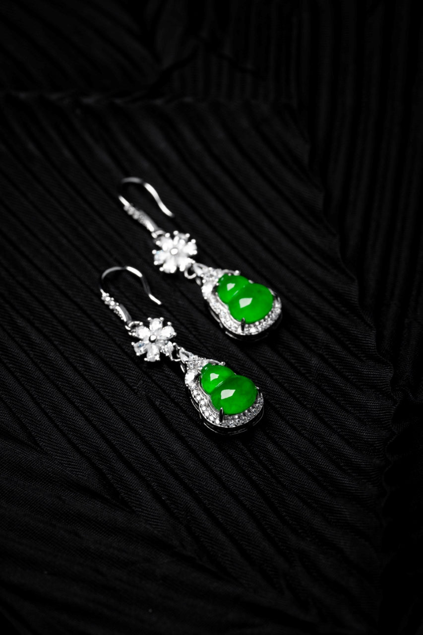 925 Silver Gourd Jadeite Earrings (Overall dimensions: 39mm x 10.5mm x 6mm)