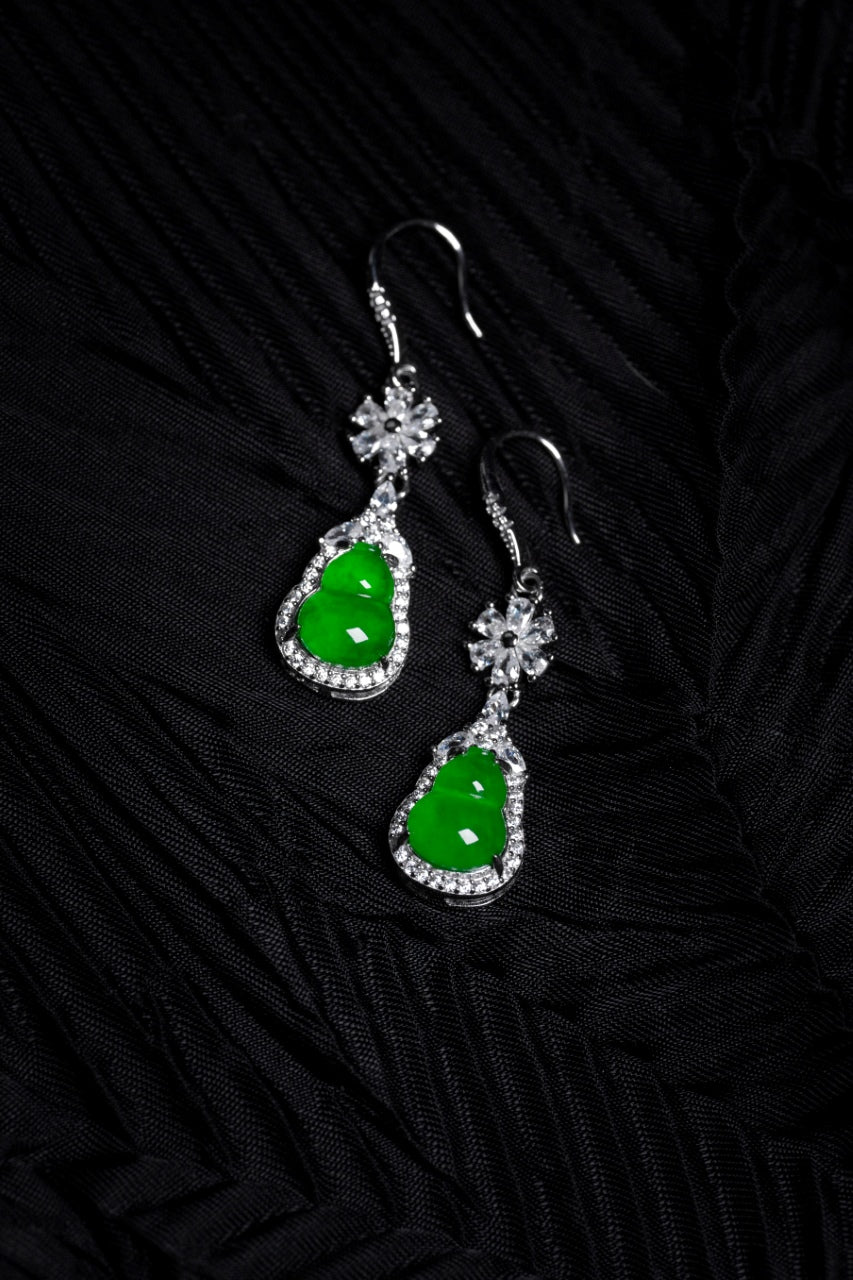 925 Silver Gourd Jadeite Earrings (Overall dimensions: 39mm x 10.5mm x 6mm)