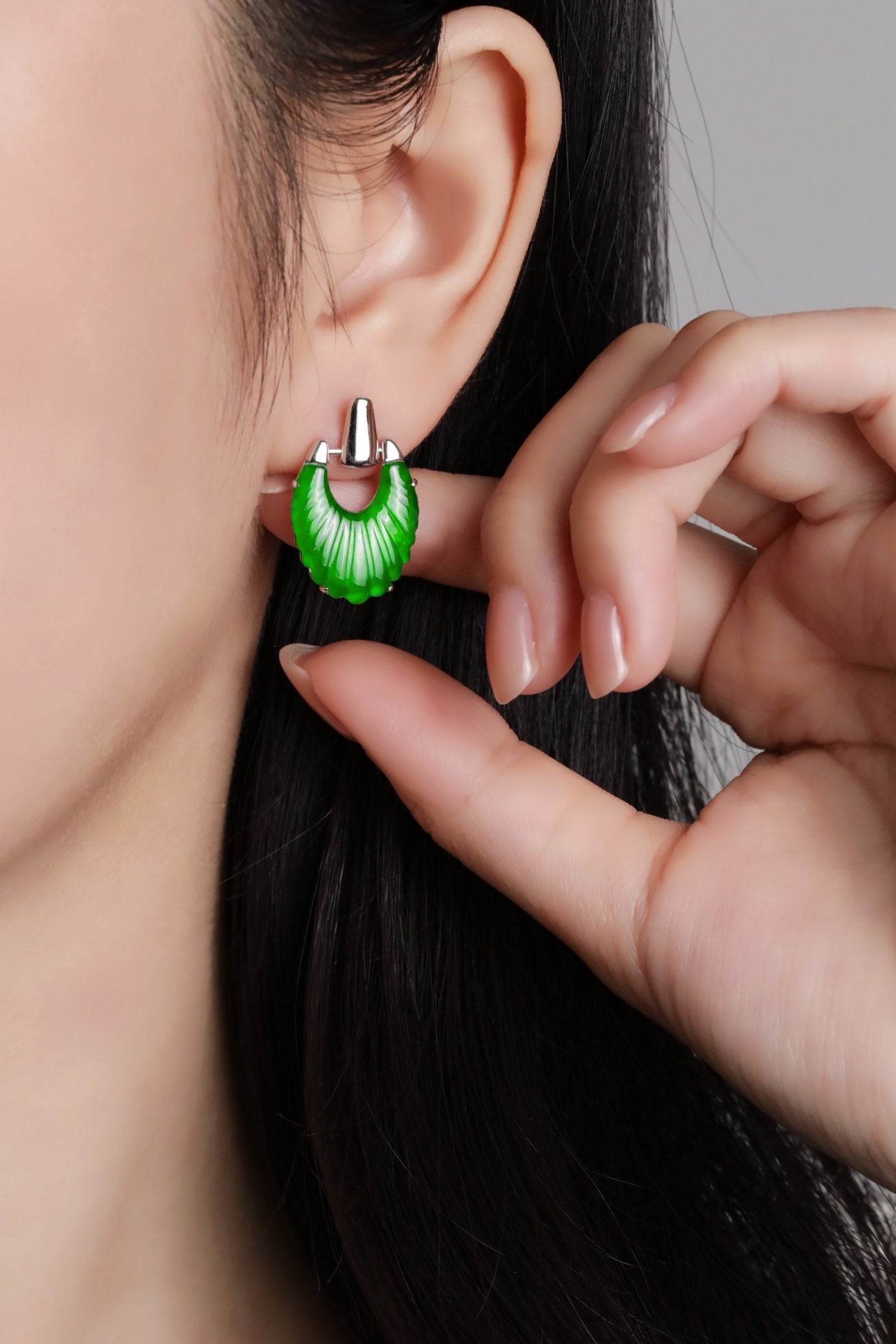 925 Silver "Feathered Garment" Jadeite Stud Earrings (Overall dimensions: 23.5mm x 15mm x 3mm)