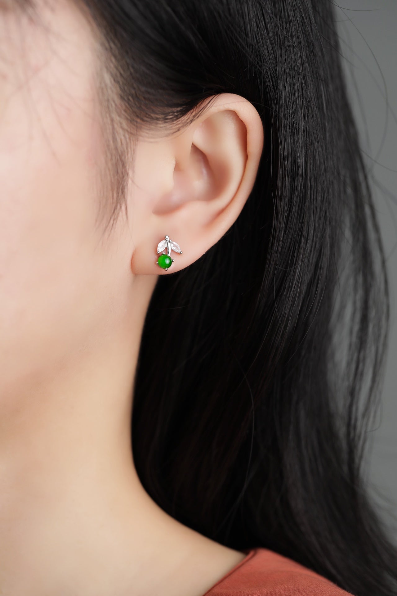 925 Silver Cherry Jadeite Stud Earrings (Overall Dimensions: 10.3mm x 7.2mm x 3mm)
