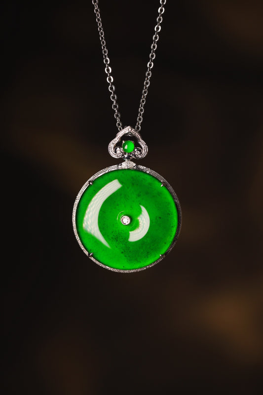 Exquisite Verdance "Peace Buckle" (Ping An Kou) Necklace Pendant – Overall dimensions: 30.0mm x 22.7mm x 6.1mm