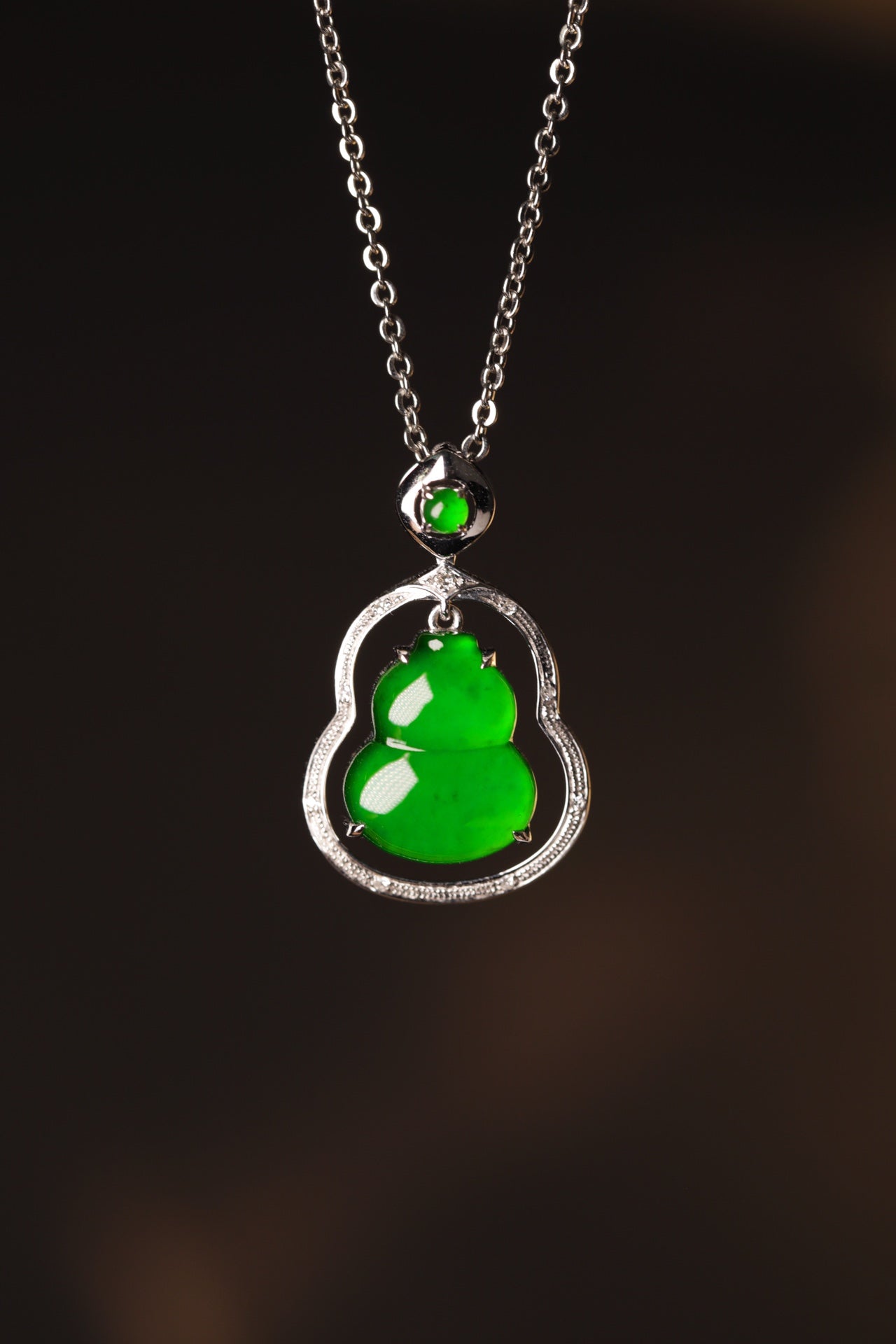 Exquisite Verdance Gourd Necklace Pendant (Overall dimensions: 23.8mm x 14.9mm x 5.5mm)