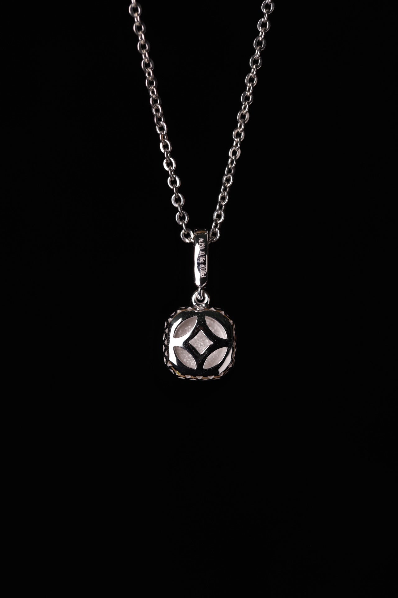 Exquisite VerdanceOval cabochon necklace pendant; overall dimensions: 15.2mm x 7.5mm x 6mm.