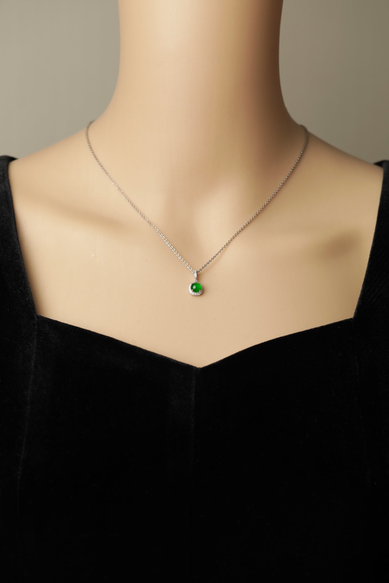 Exquisite VerdanceOval cabochon necklace pendant; overall dimensions: 15.2mm x 7.5mm x 6mm.