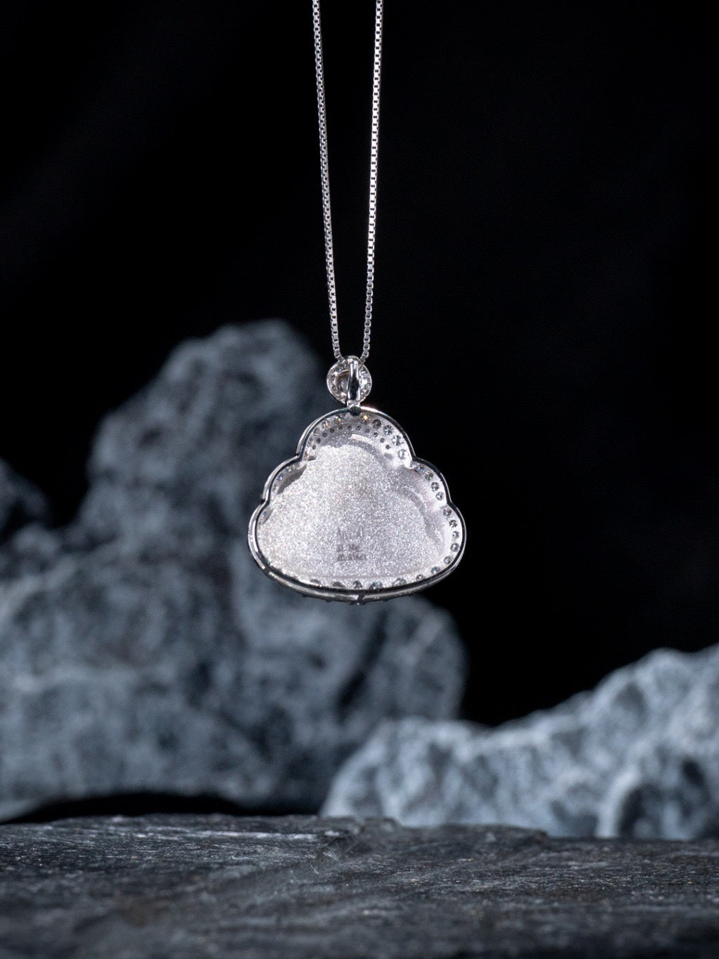 Exquisite Verdance Laughing Buddha necklace pendant; overall dimensions: 22.6mm x 25mm x 6.1mm.