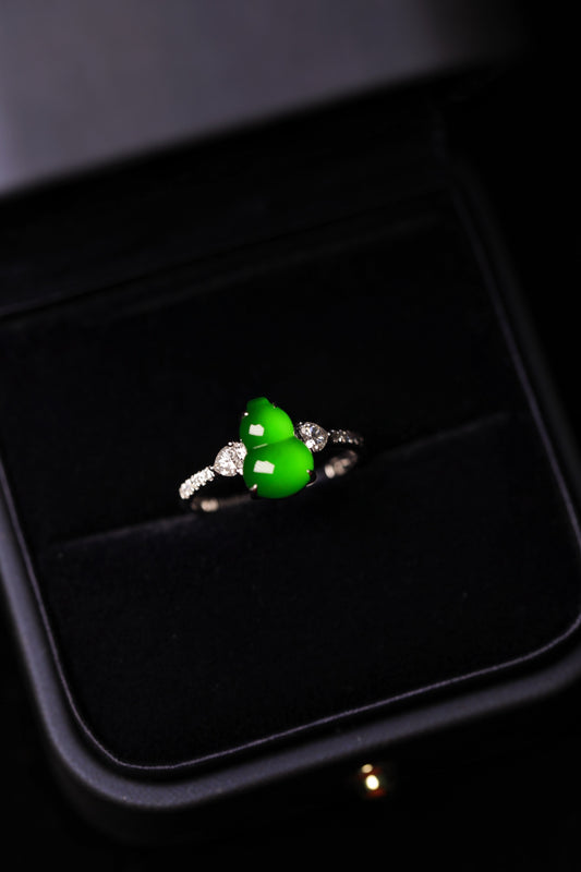 Exquisite Verdance Gourd Ring (Overall dimensions: 19.1mm x 10mm x 6.5mm)