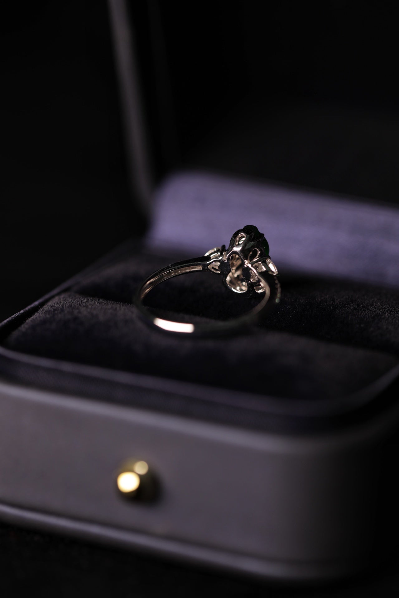 Exquisite Verdance Gourd Ring (Overall dimensions: 19.1mm x 10mm x 6.5mm)