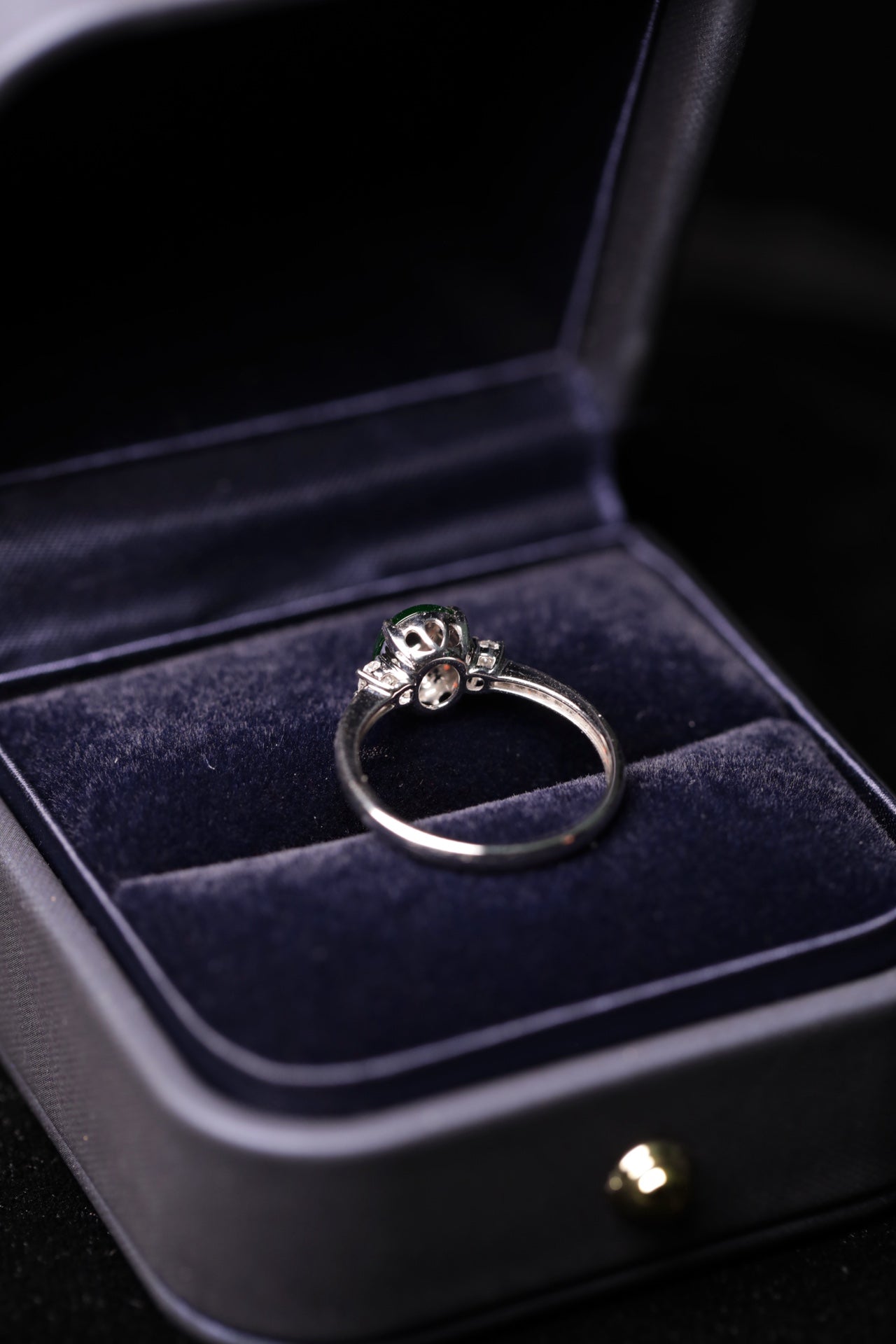 Exquisite Verdance Cabochon Ring (Overall dimensions: 24mm x 8mm x 6mm)