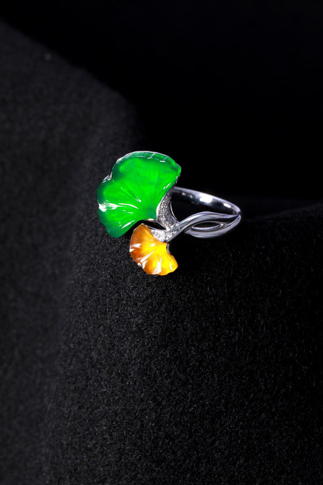 "Three Lifetimes luck of Apricots" Ginkgo Leaf Jadeite Ring (Overall dimensions: 16.8mm x 11.8mm x 4.8mm)