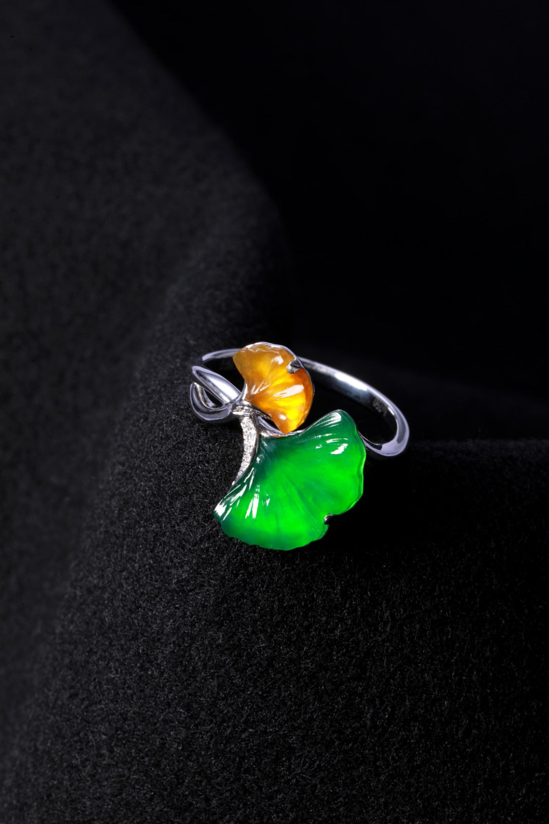 "Three Lifetimes luck of Apricots" Ginkgo Leaf Jadeite Ring (Overall dimensions: 16.8mm x 11.8mm x 4.8mm)