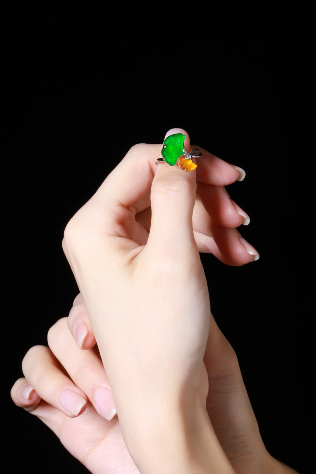 "Three Lifetimes luck of Apricots" Ginkgo Leaf Jadeite Ring (Overall dimensions: 16.8mm x 11.8mm x 4.8mm)