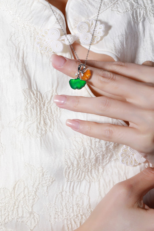 "Three Lifetimes luck of Apricots" Jadeite Apricot Leaf Necklace (Overall dimensions: 22.7mm x 19mm x 3.7mm)