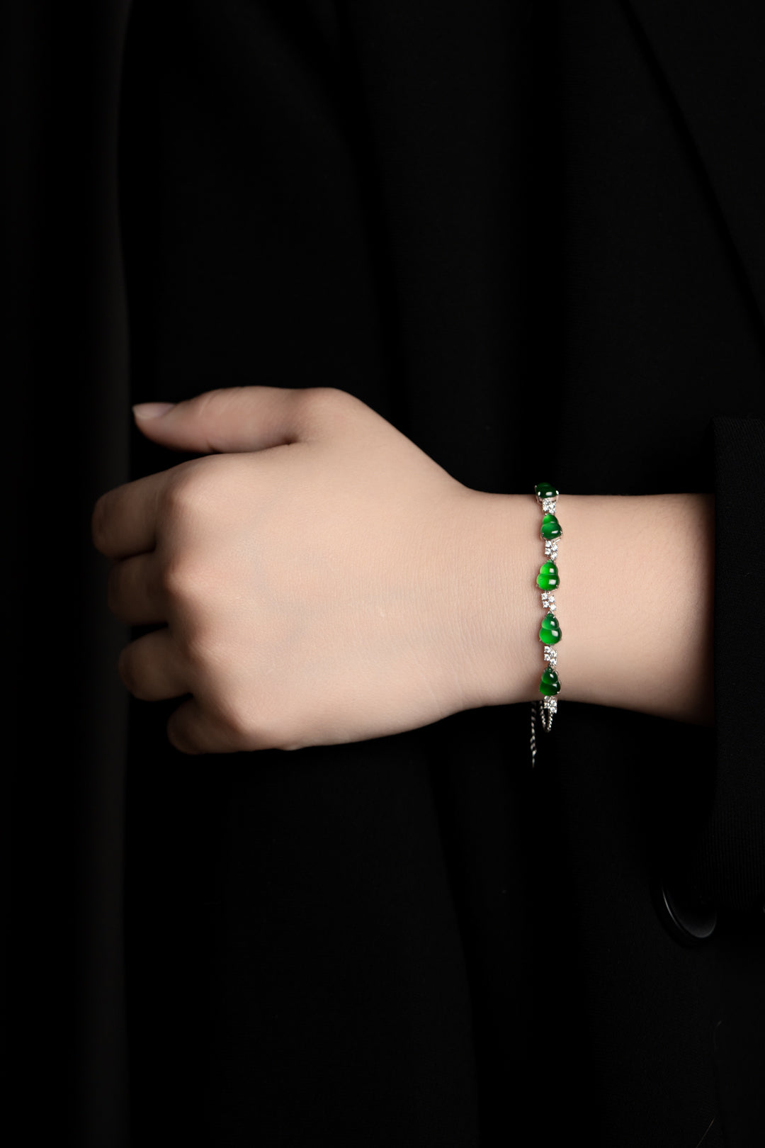 Exquisite Verdance Gourd Bracelet (Overall dimensions: 20mm x 6mm x 4mm)