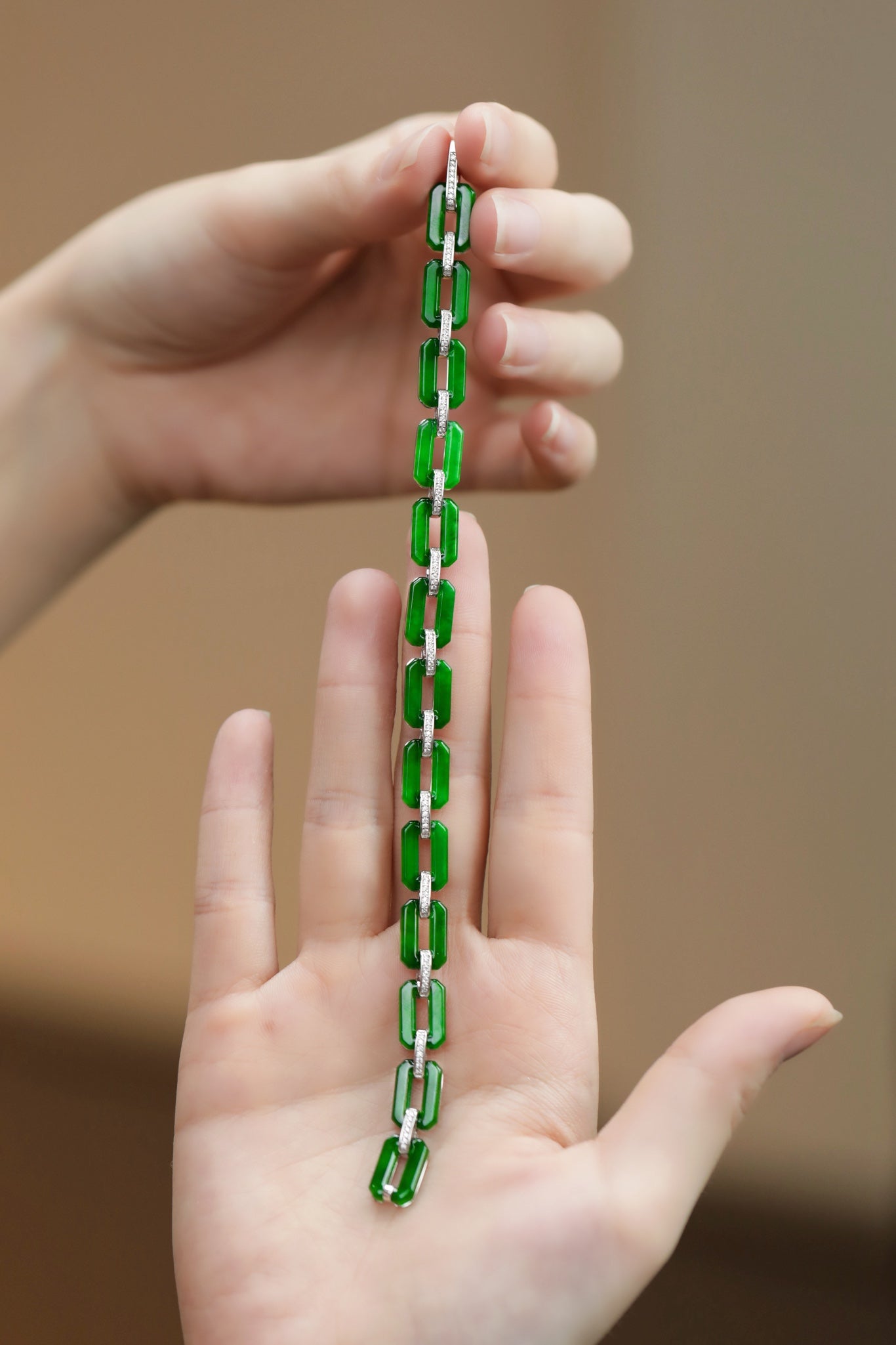Exquisite Verdance Square-Link Bracelet (Overall dimensions: 180mm x 8mm x 4.7mm)