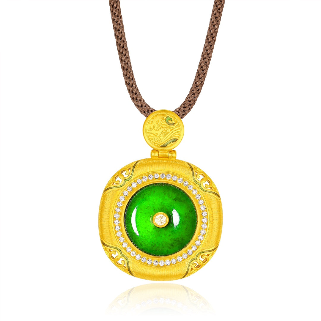 Quintessence of the East Pure Gold and Jade "Peace Buckle" Necklace (Net Gold Weight: 17.20g)