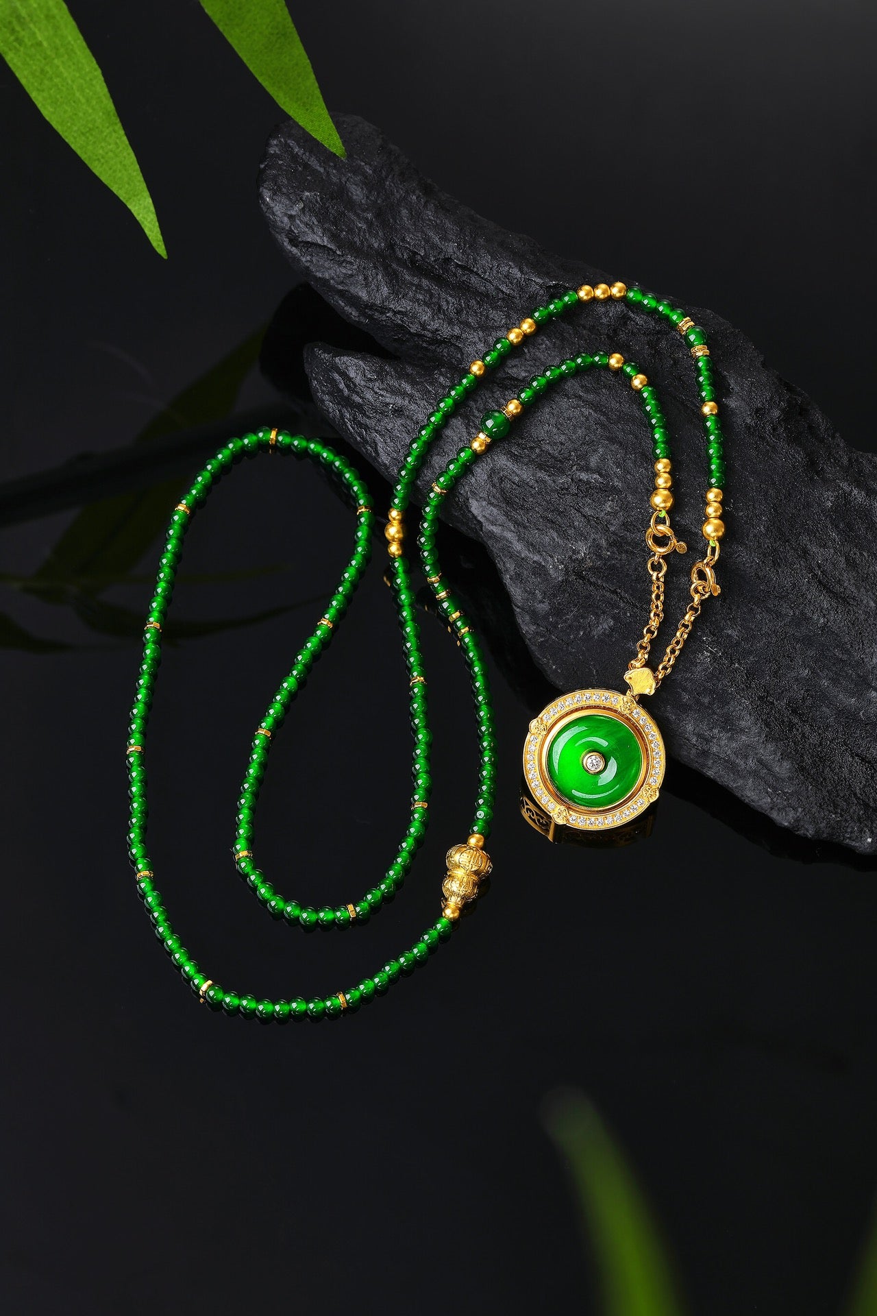 Pure Gold "Peace Buckle" and Jade Bead Necklace (Net Gold Weight: 17.464g)