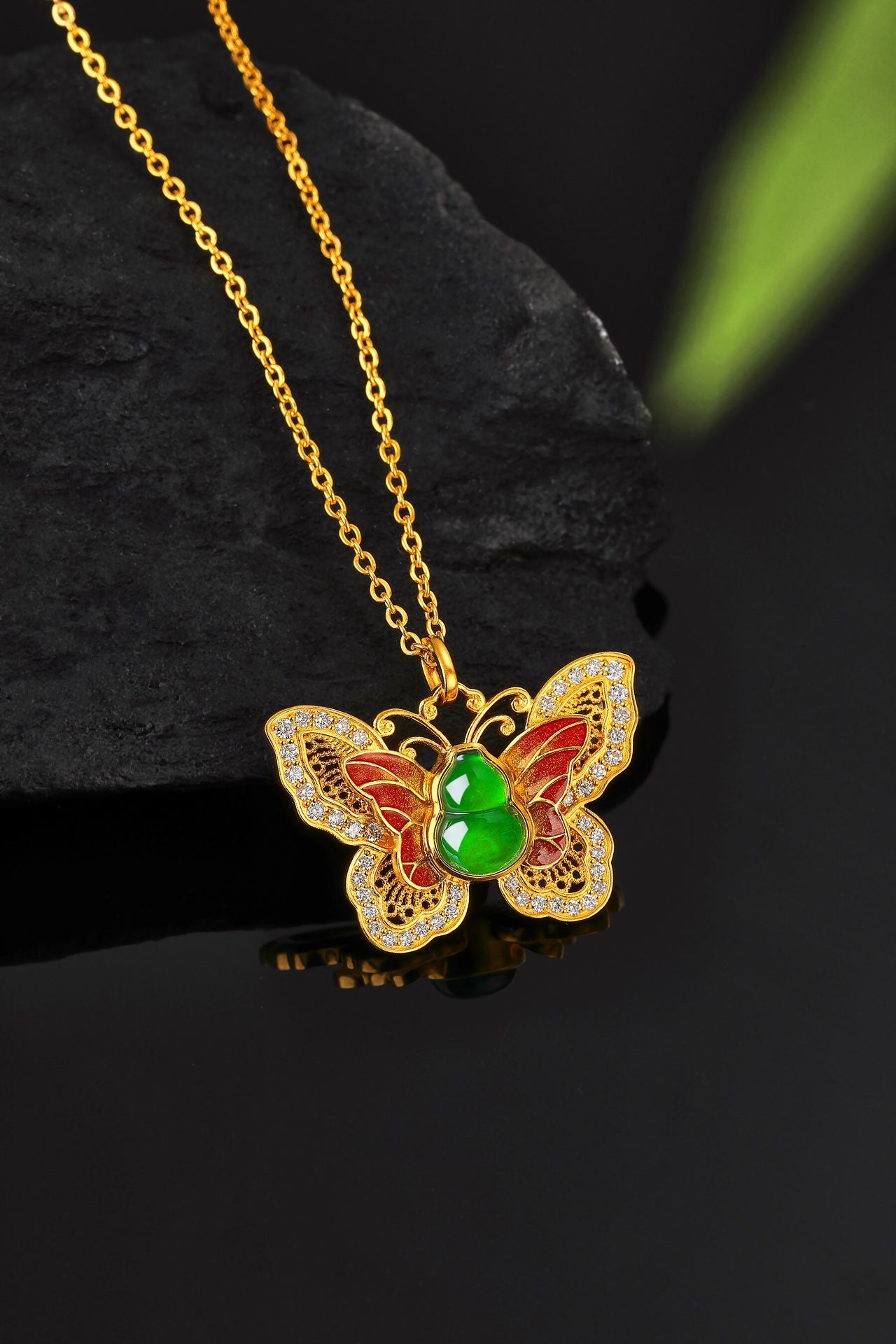Pure Gold and Jadeite Butterfly Necklace (Net Gold Weight: 10.447g)