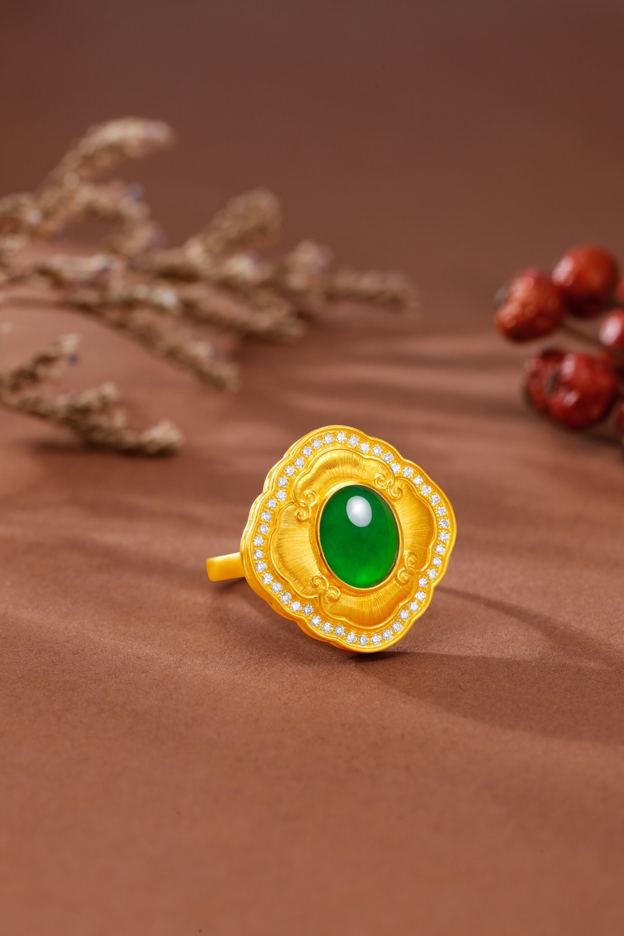 "Quintessence of the East" Pure Gold and Jadeite Cabochon Ring (Net Gold Weight: 13.422g)