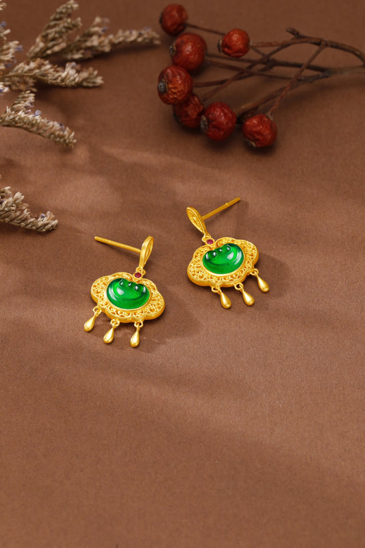 "Quintessence of the East" Pure Gold and Jade *Ruyi* Stud Earrings (Net gold weight: 8.486g)