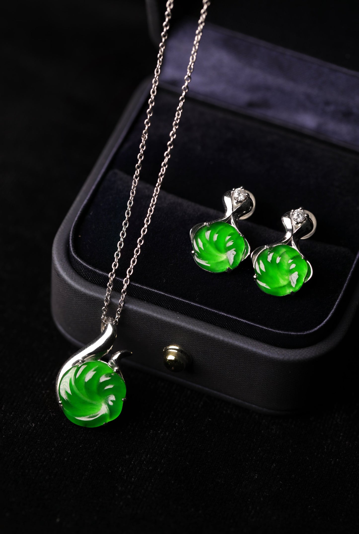 925 Silver Swirling Jade Necklace and Earring Set