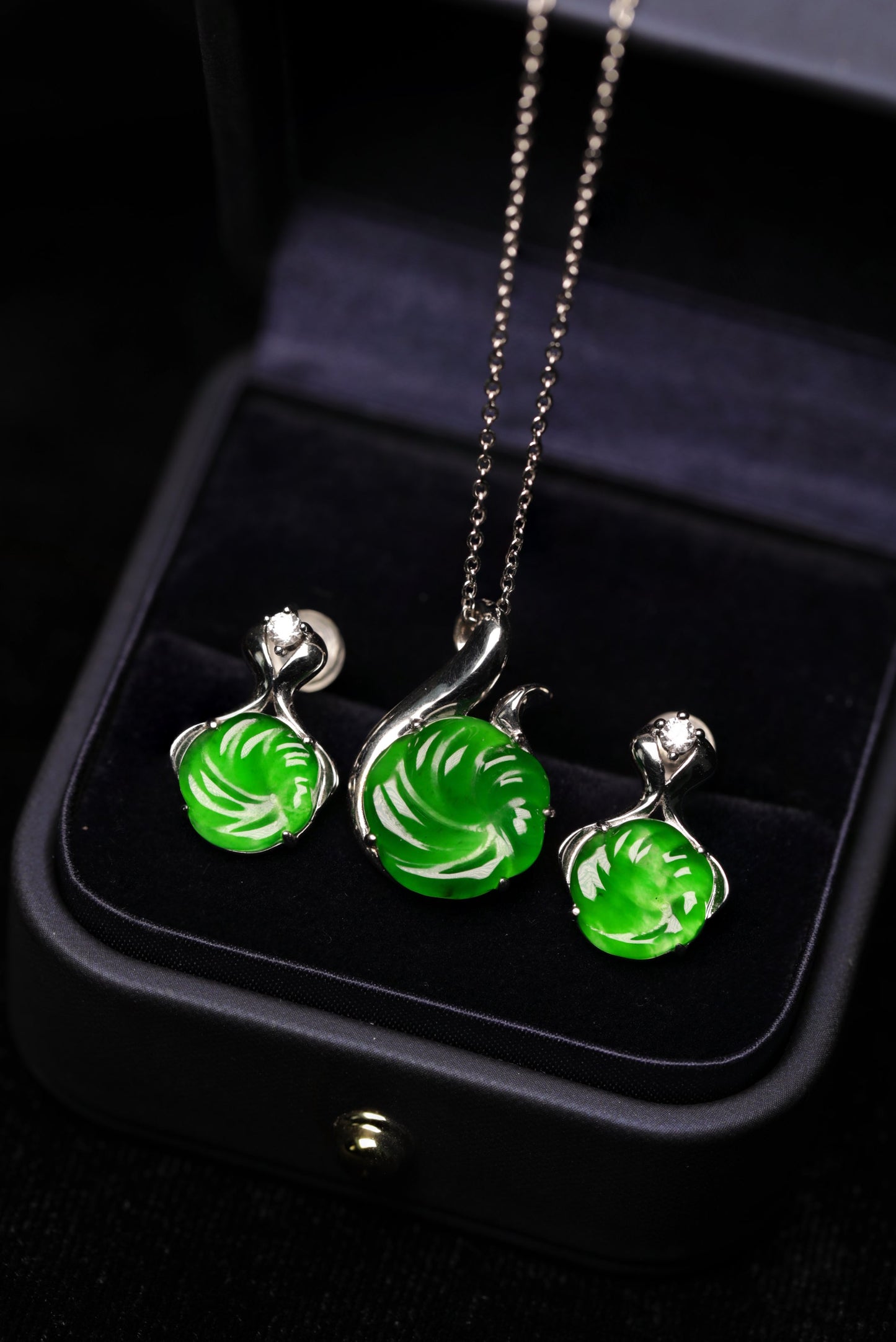 925 Silver Swirling Jade Necklace and Earring Set