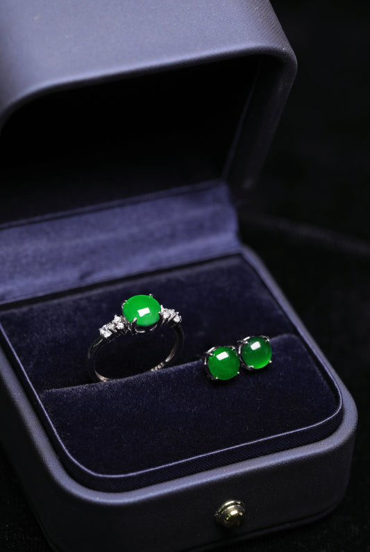 925 Silver Jadeite Ring and Stud Earring Set (Oval Cabochon)