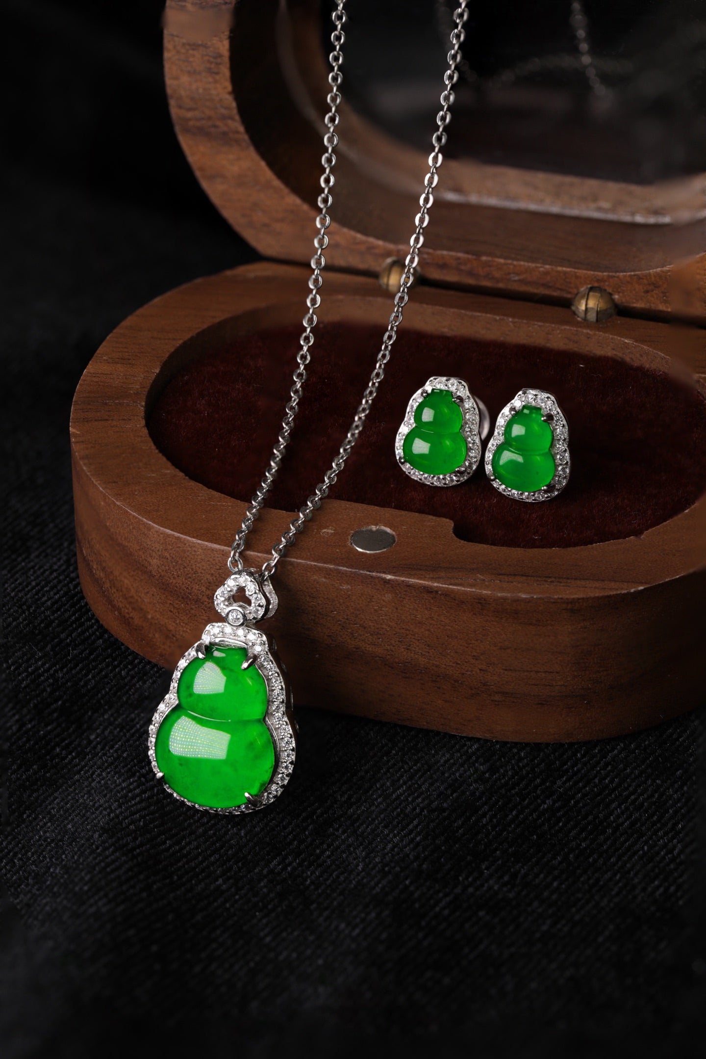 925 Silver Gourd Jade Necklace and Ear Stud Set