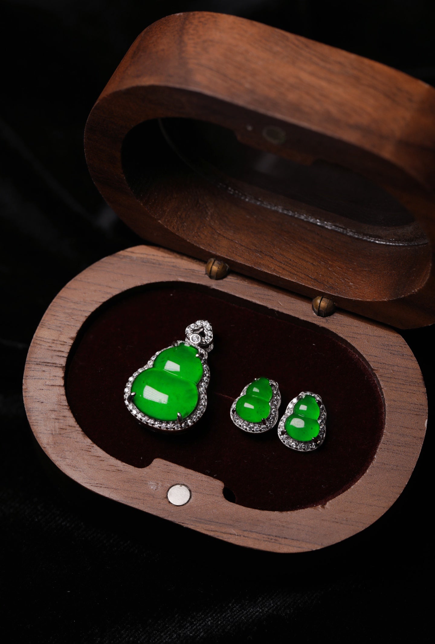 925 Silver Gourd Jade Necklace and Ear Stud Set